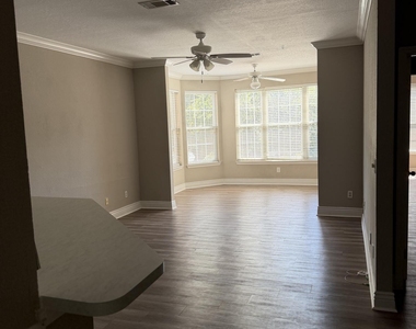 13810 Sutton Park Drive N - Photo Thumbnail 6