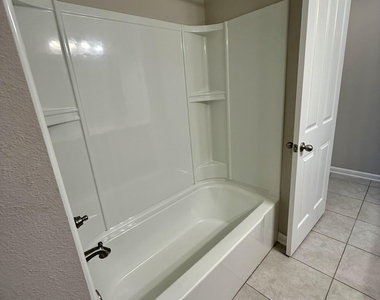 5162 Sawmill Point Way - Photo Thumbnail 20