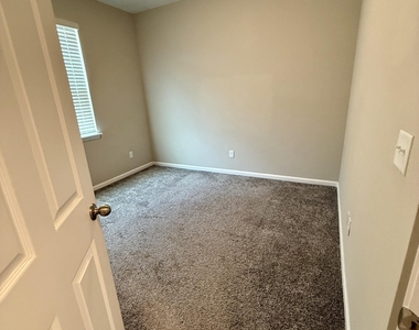 5162 Sawmill Point Way - Photo Thumbnail 22
