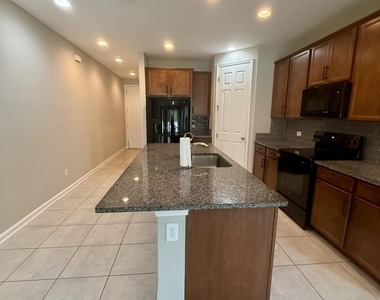 5162 Sawmill Point Way - Photo Thumbnail 4