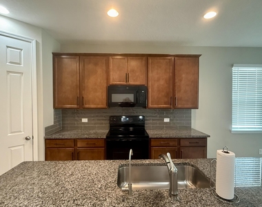 5162 Sawmill Point Way - Photo Thumbnail 5