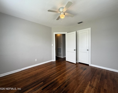 843 Mackinaw Street - Photo Thumbnail 11