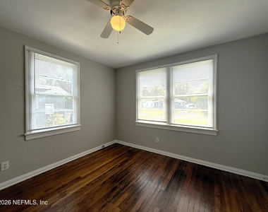 843 Mackinaw Street - Photo Thumbnail 10