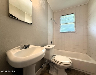 843 Mackinaw Street - Photo Thumbnail 12