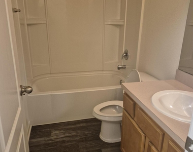 141 Whitland Way - Photo Thumbnail 11