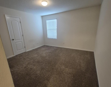 141 Whitland Way - Photo Thumbnail 12