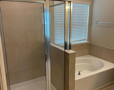 1440 Aspenwood Drive - Photo Thumbnail 8