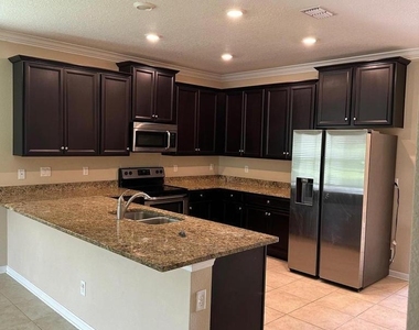 1440 Aspenwood Drive - Photo Thumbnail 4