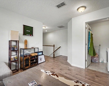 11150 Minnetta Court - Photo Thumbnail 21