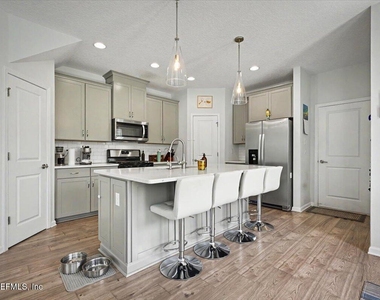 11150 Minnetta Court - Photo Thumbnail 7