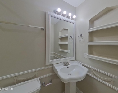 4324 Queensway Drive - Photo Thumbnail 6