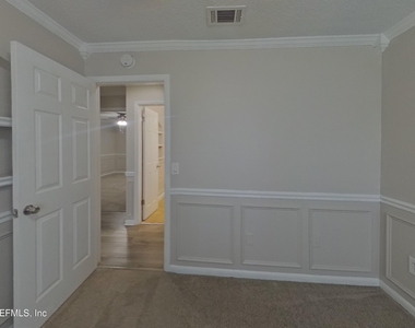 4324 Queensway Drive - Photo Thumbnail 8