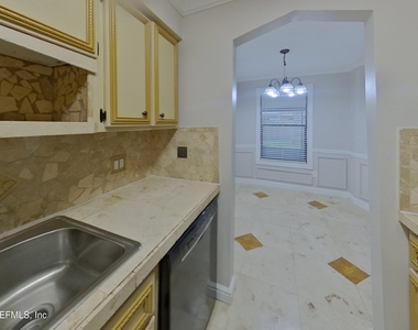 4324 Queensway Drive - Photo Thumbnail 3