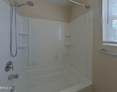 73 Bruce Lane - Photo Thumbnail 13