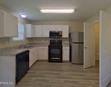 73 Bruce Lane - Photo Thumbnail 5