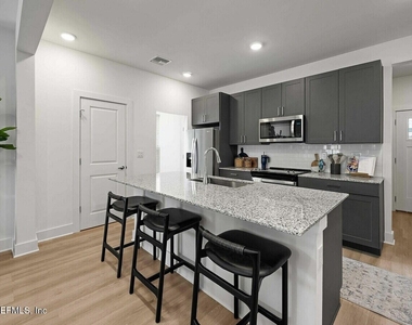 3730 Dupont Avenue - Photo Thumbnail 20