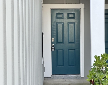 947 Observatory Parkway - Photo Thumbnail 1