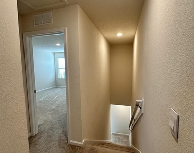 947 Observatory Parkway - Photo Thumbnail 9
