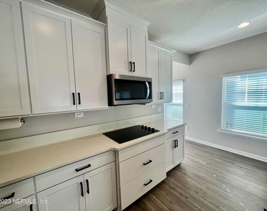 2117 Hawkeye Place - Photo Thumbnail 10