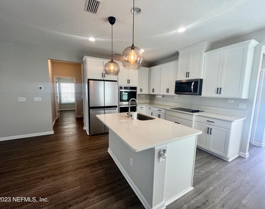 2117 Hawkeye Place - Photo Thumbnail 7