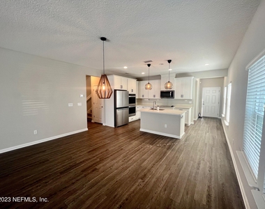 2117 Hawkeye Place - Photo Thumbnail 13