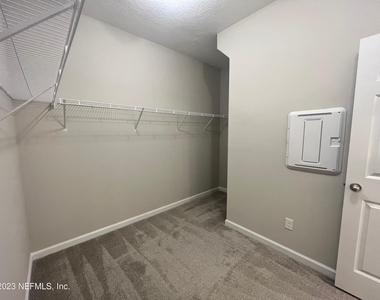 2117 Hawkeye Place - Photo Thumbnail 25