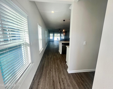 2117 Hawkeye Place - Photo Thumbnail 5