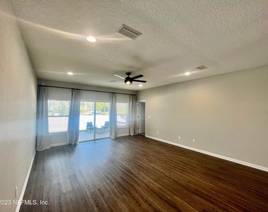 2117 Hawkeye Place - Photo Thumbnail 15