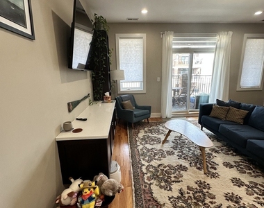 2836 N Kedzie Avenue - Photo Thumbnail 3