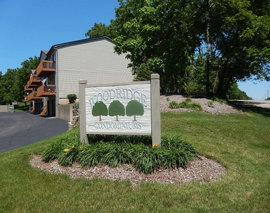 375 Woodridge Circle - Photo Thumbnail 3