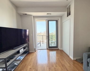 828 W Grace Street - Photo Thumbnail 4
