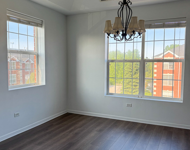 16600 Liberty Circle - Photo Thumbnail 3