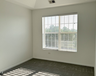 16600 Liberty Circle - Photo Thumbnail 1