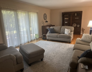1126 Laurel Lane - Photo Thumbnail 3