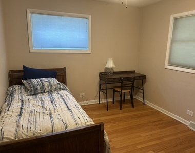 1126 Laurel Lane - Photo Thumbnail 9