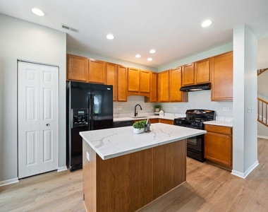 436 Azalea Street - Photo Thumbnail 8