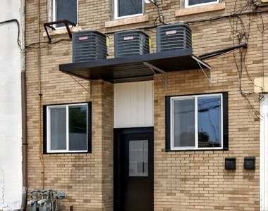 704 1/2 6th Street - Photo Thumbnail 14