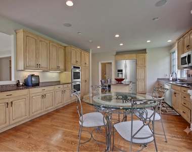 655 S Buckingham Court - Photo Thumbnail 5