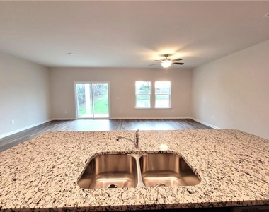 614 Easton Way - Photo Thumbnail 10