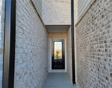 614 Easton Way - Photo Thumbnail 2