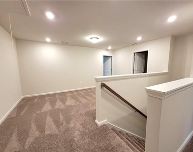 614 Easton Way - Photo Thumbnail 11