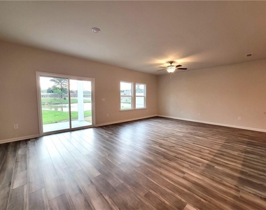 614 Easton Way - Photo Thumbnail 5