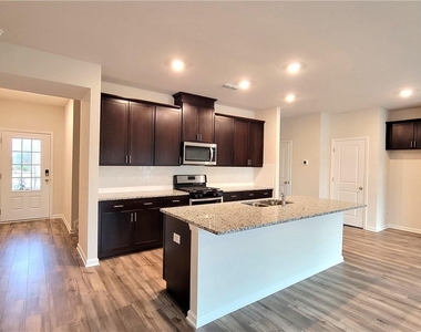 614 Easton Way - Photo Thumbnail 8