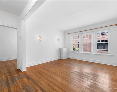 726 Hinman Avenue - Photo Thumbnail 17