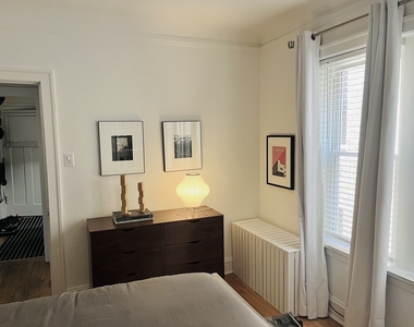 726 Hinman Avenue - Photo Thumbnail 6
