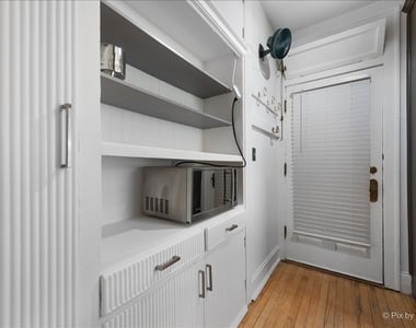 726 Hinman Avenue - Photo Thumbnail 11