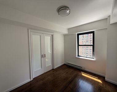 157 East 57th Street - Photo Thumbnail 4