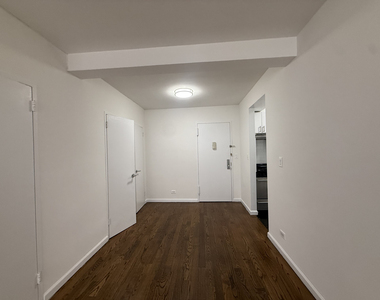 157 East 57th Street - Photo Thumbnail 3