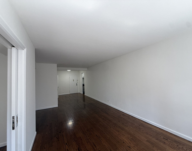 157 East 57th Street - Photo Thumbnail 2
