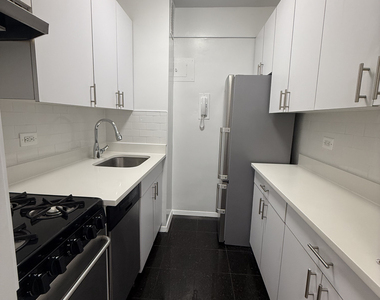 157 East 57th Street - Photo Thumbnail 11